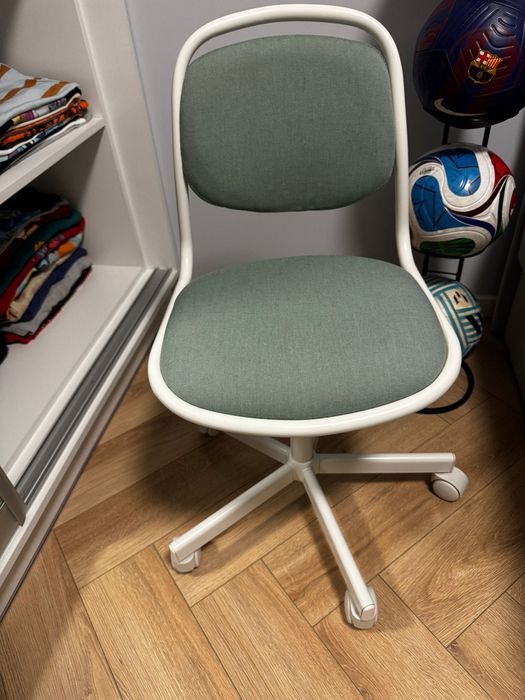 ÖRFJÄLL Dziecięce krzesło biurowe, biały/Vissle jasnozielony
