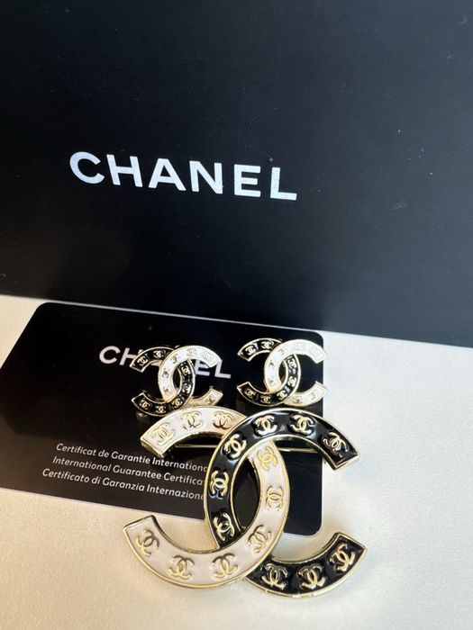 Zestaw broszka i kolczyki Chanel