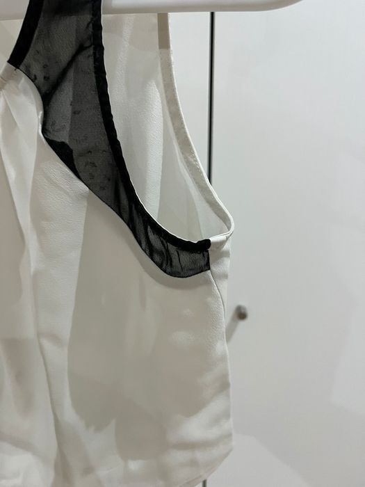 Top curto branco com preto nos ombros Lefties tamanho M