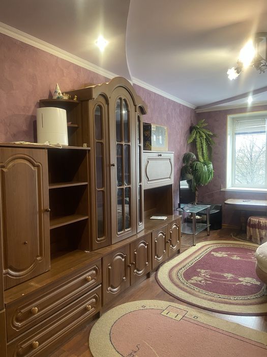 Продається 3 кімнатна квартира .