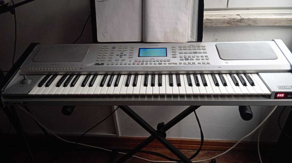Teclado Ketron SD5 com porta usb & Dis hd