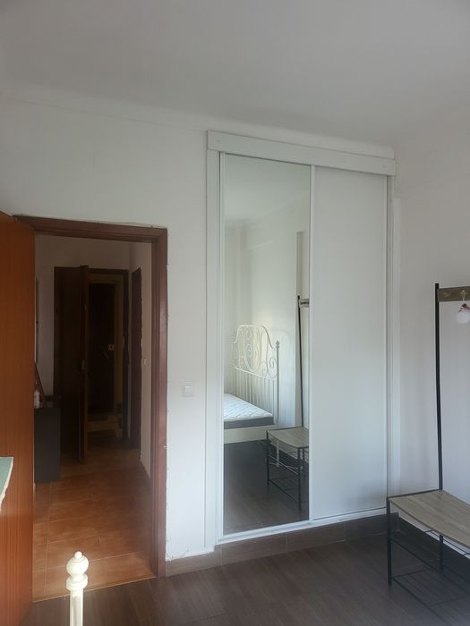 T1, Reboleira com contrato de arrendamento, junto ao centro de saúde