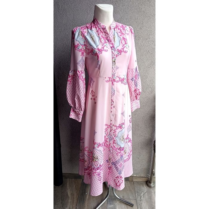L biust 51,5x2 Różowa sukienka koszulowa maxi w orientalny paisley