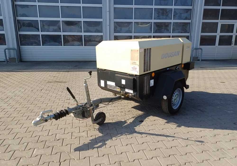 Wynajem Sprężarki Doosan 7/41, 4 m3