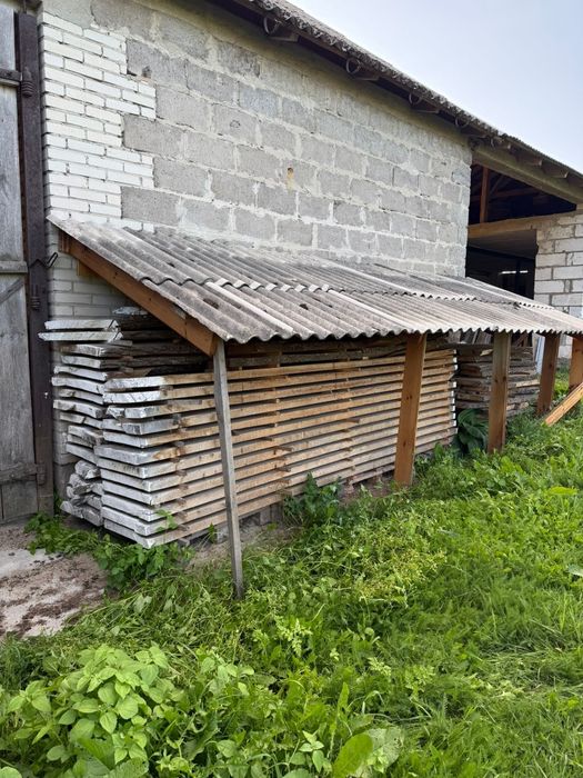 Deski dębowe 5–6 cm, sezonowane 3 lata, szerokie, ok. 3,3 m³