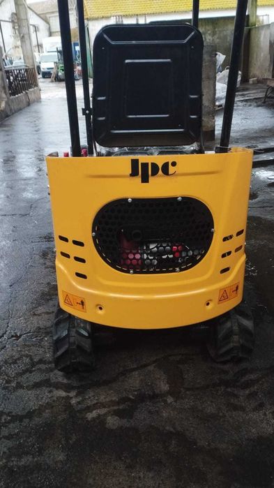 Mini escavadora JPC KV12 NOVA (2556)