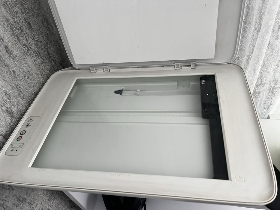 Продам принтер HP Deskjet 2130