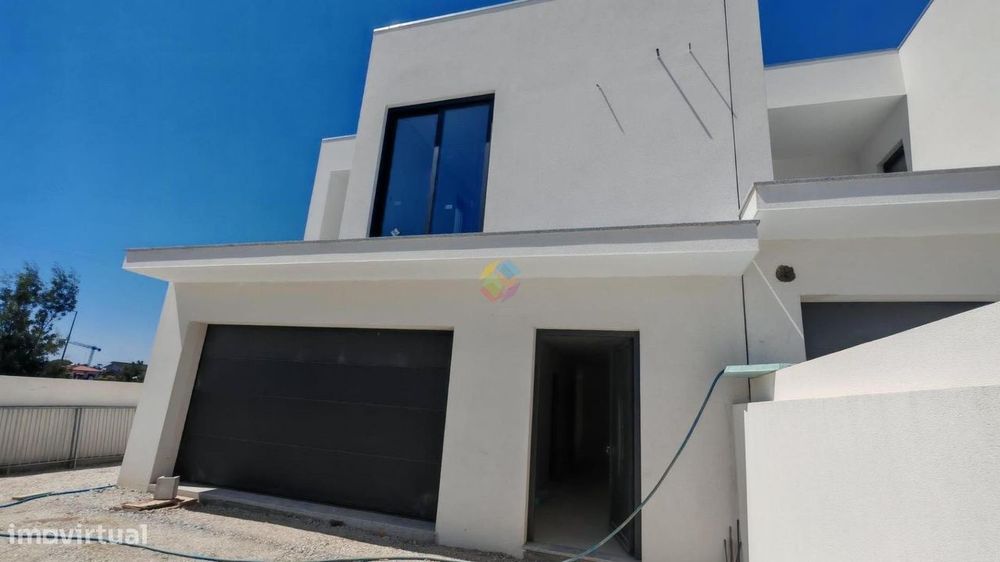 Moradia Geminada T3 Santa Maria de Lamas