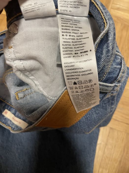 Dzinsy Levi’s dzwony 30r.