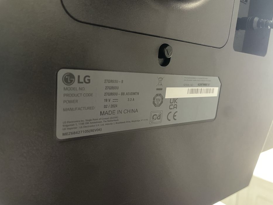 Monitor Gamer LG UltraGear 27" 4K UHD 144Hz 1ms (27GR93U-B) - Completo na Caixa
