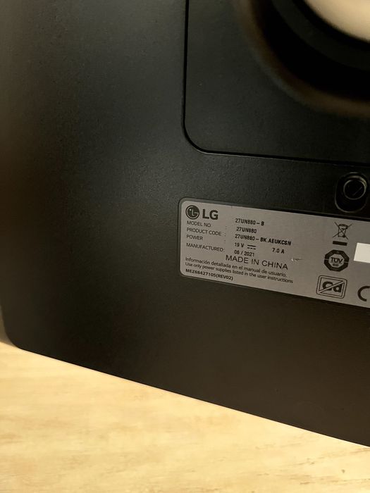 LG Monitor 27UN880-B | 27” 4K UHD | Ergo Stand | Excelente Estado