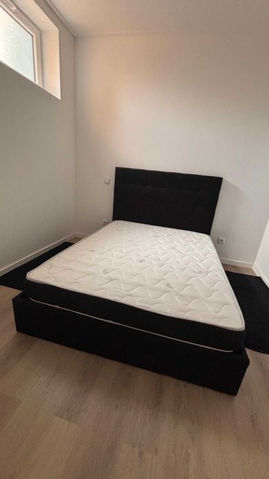 Cama com sistema elevatorio com colchão 140x190