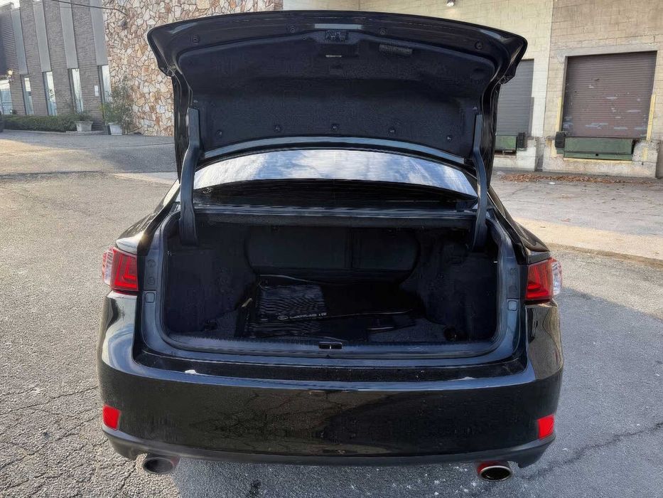 Lexus IS 300      2016