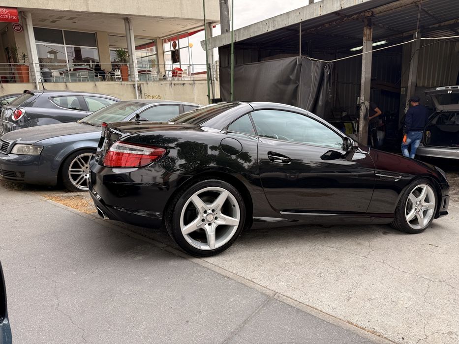 Mercedes SLK 250 AMG ( poderei aceitar retoma de moto ou carro)