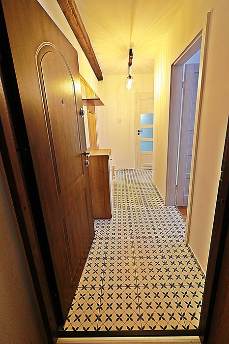 „Mieszkanie po generalnym remoncie 44,6m2 w cichej i zielonej okolicy. Parter.”