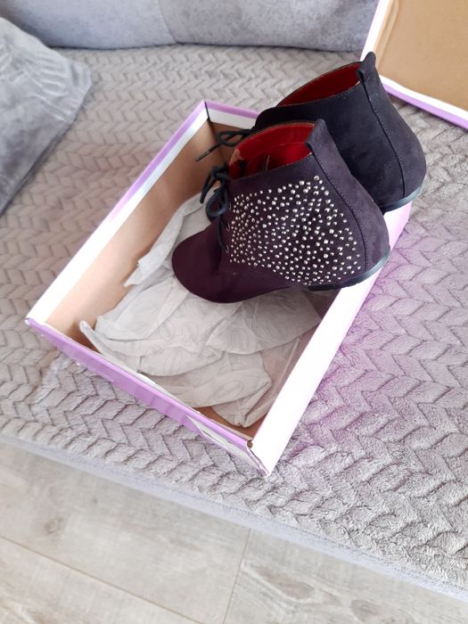 Buty damskie botki wiązane