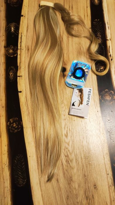 Doczep do włosów w kolorze blond w pasemka