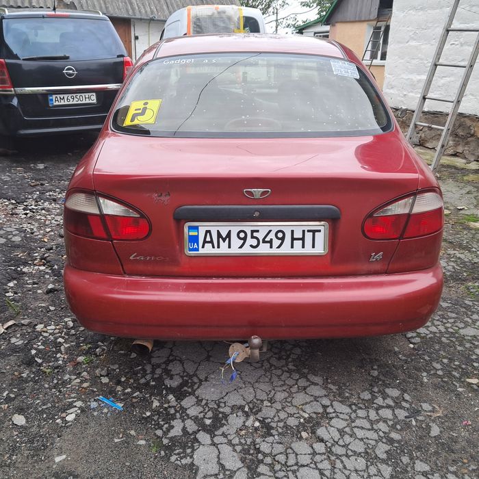Ланос Автомобіль