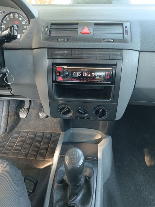 Skoda Fabia 1.9 TDI 100cv ATD - comercial - 2 lugares