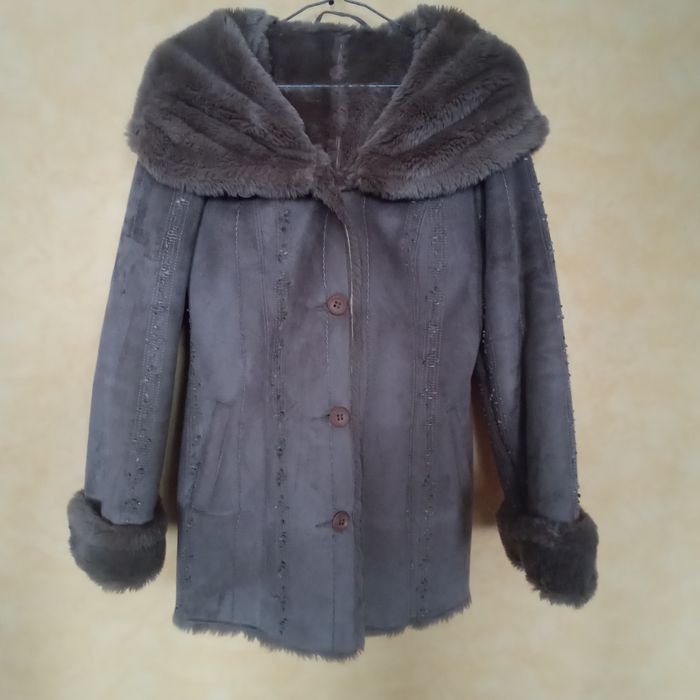 Kożuszek z kapturem