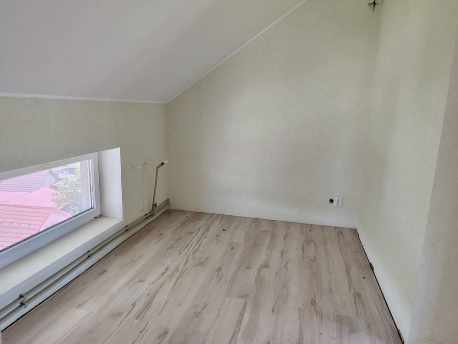 Продається 4-кімнатна 2-рівнева квартира в новобудові . Чортків