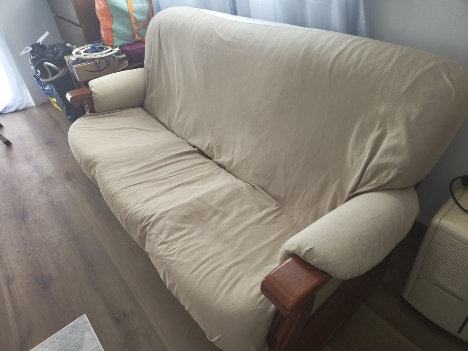 Para despachar Sofá com estrutura de Cerejeira 3 lugares