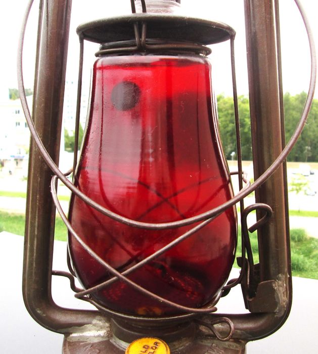 Antiga Lanterna a Petróleo com Vidro VERMELHO dos Caminhos de Ferro