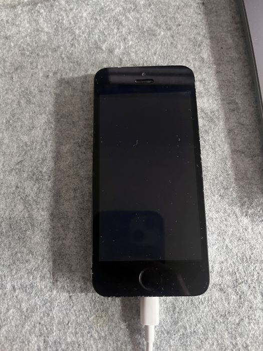 iPhone SE 2016 [for parts]64751560442883122