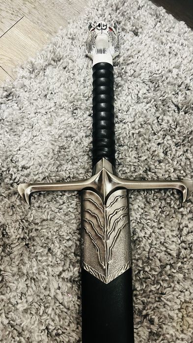 Réplica decorativa da espada Garra (Longclaw) do Jon Snow, de Game of Thrones.