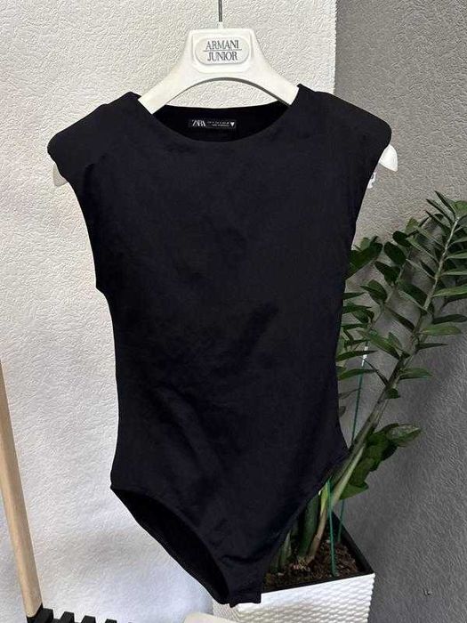 Боді zara з підплічниками нове
