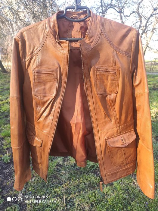 Шкіряна і замшева куртки