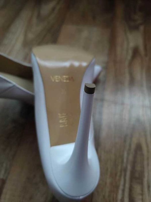 Szpilki białe Venezia roz. 39