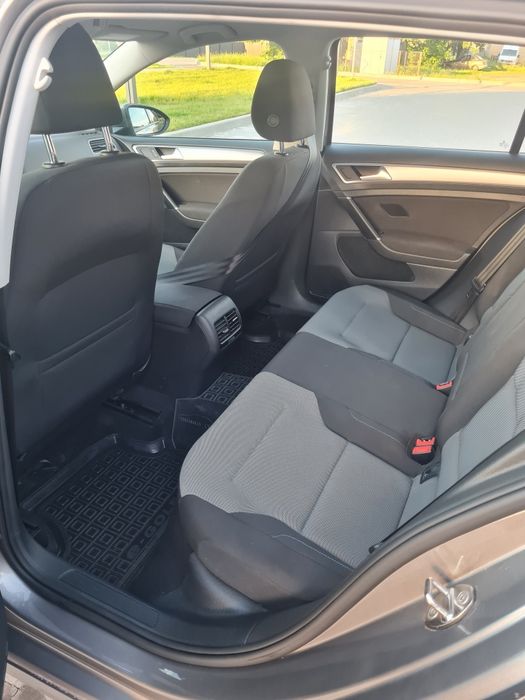 Продам  Volkswagen e-Golf