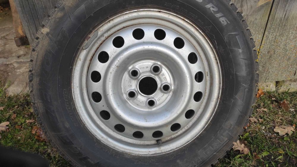 Koła zimowe 215x65x16 z kolcami do VW T4