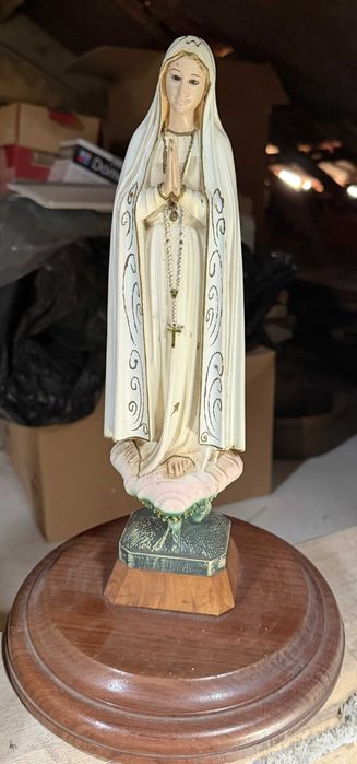statuettes de Jésus et Marie