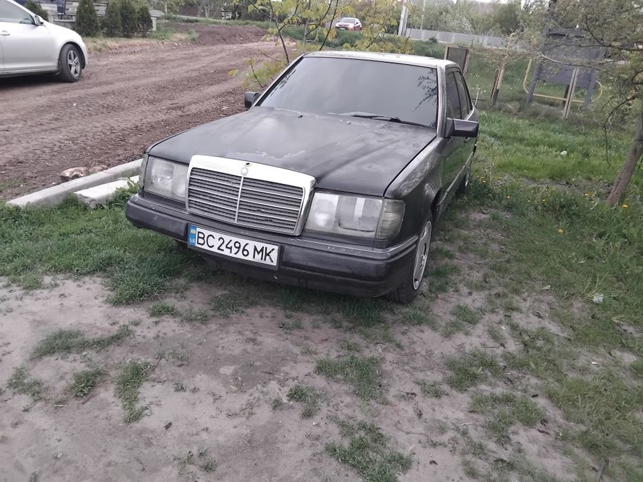 Мерседес 124 2.0 газ/бензин 1992 г.в.