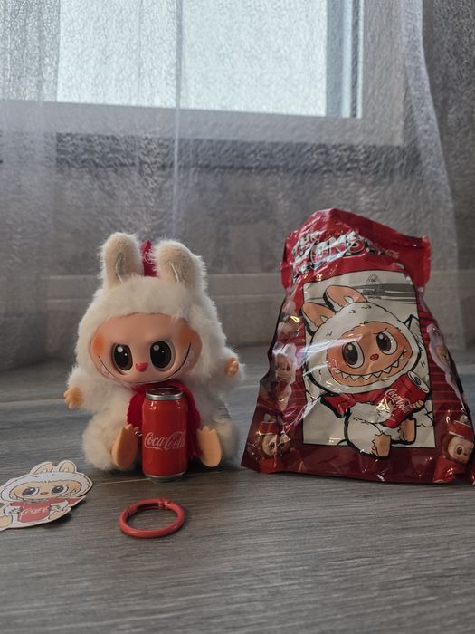 Labubu embalado e selado , tenho disponível todos da última foto