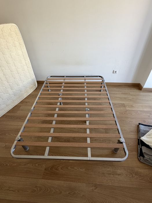 Cama - estrado e colchão