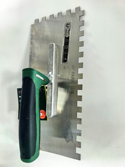 PARKSIDE Paca kielnia wygładzająca ząbkowa 28 x 130 cm