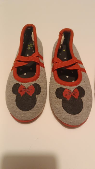 Sabrinas Minnie. Muito confortáveis. Tam 29