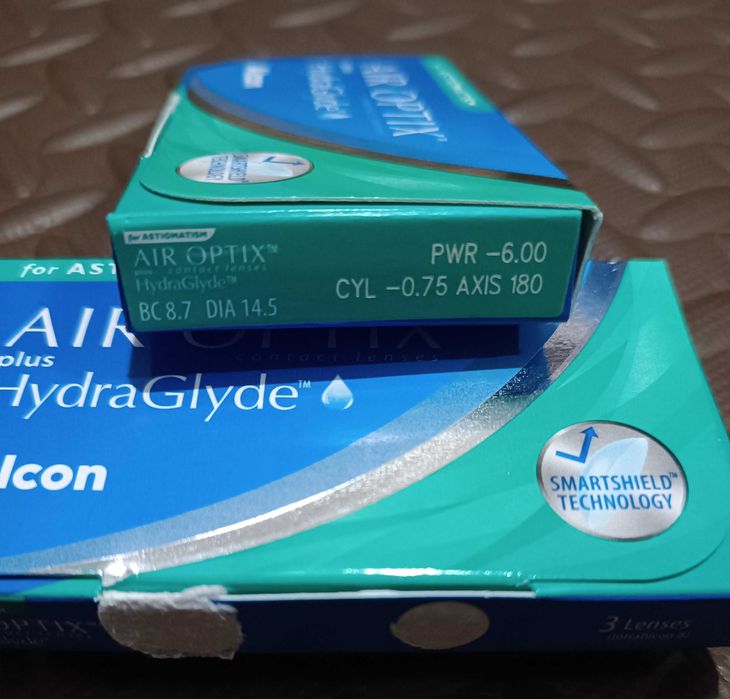 Контактні лінзи Air Optix HydraGlyde for Astigmatism