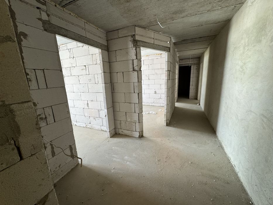 Продаж 3-к квартири в новобудові