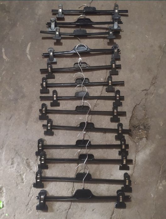 Wieszaki do spodni, spódnic, z klipsem