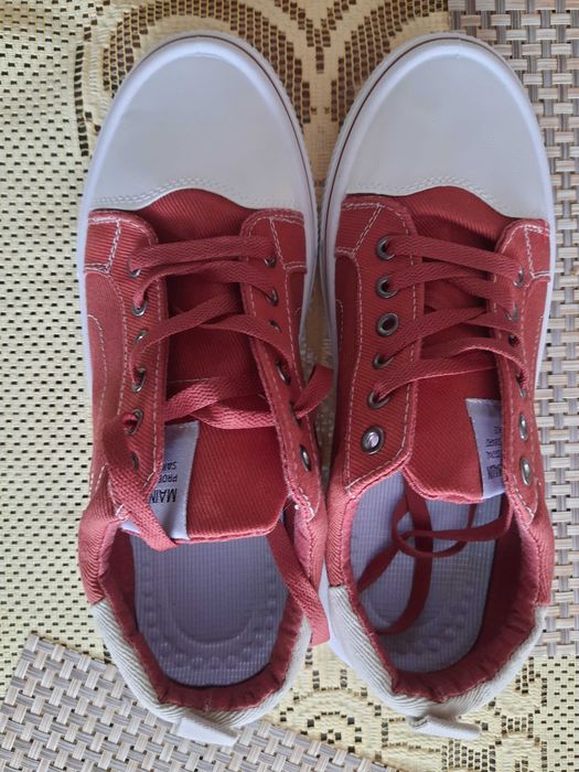 tenisówki-trampki czerwone 42-43 nowe