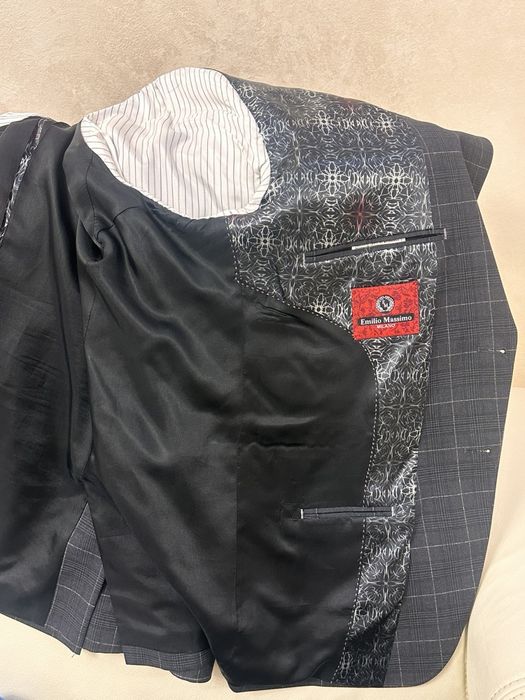 Чоловічий костюм трійка