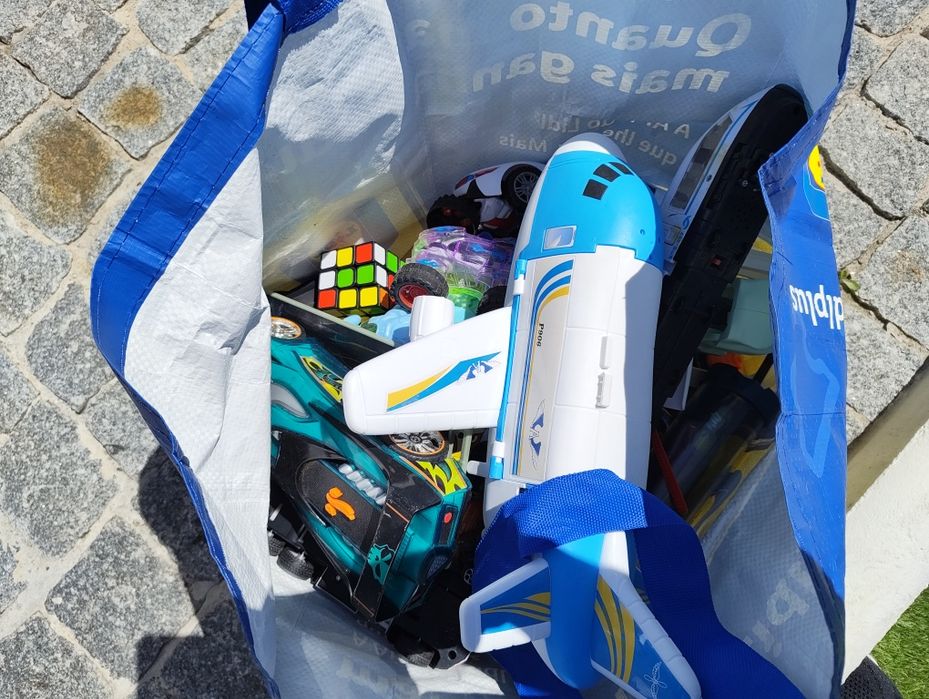 Saco vários brinquedos