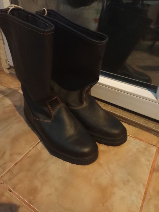 Продам зимние сапоги