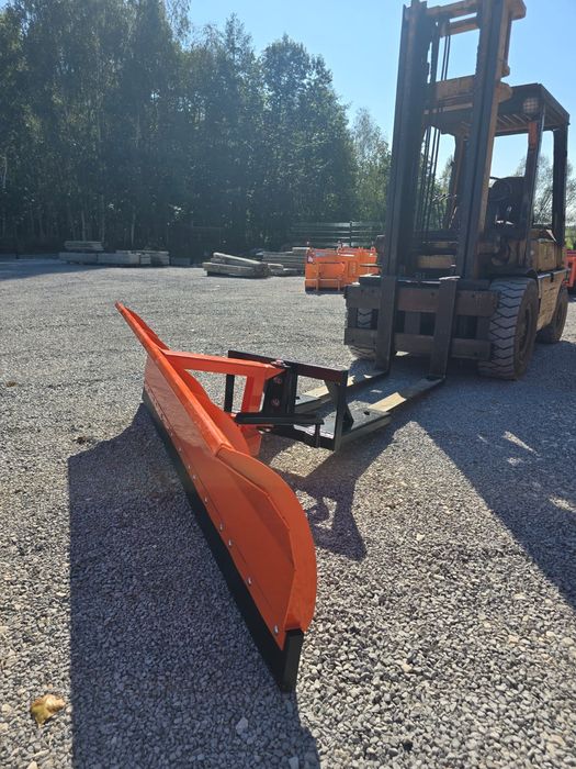 Nowy pług do śniegu z mocowaniem na wózek widłowy 1.5-3.0 m TRANSPORT