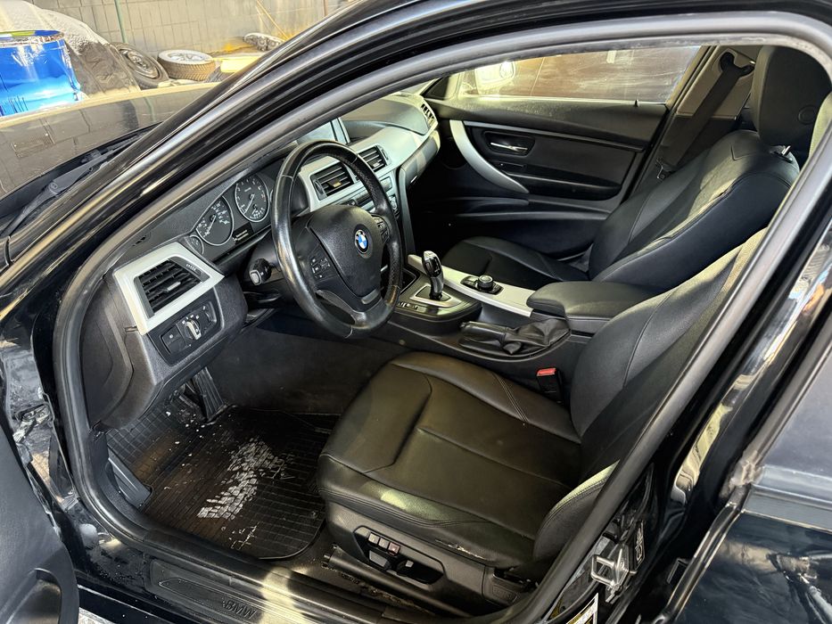 Продам Bmw 328i 2013р Легкі пошкодження