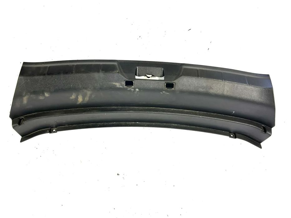 Volvo V-40 II oslona plastikowa tylnego pasa 31291048 2012-